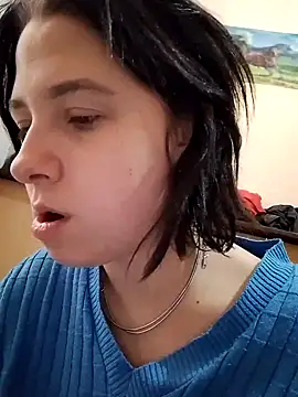 Snapshot of Gussie_Bridie chatting on 09.25.25 Gussie Bridie online show from 09.25.25