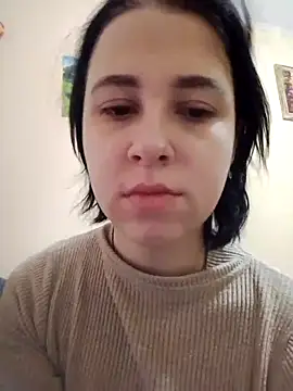 Snapshot of Gussie_Bridie chatting on 10.04.25 Gussie Bridie online show from 10.04.25