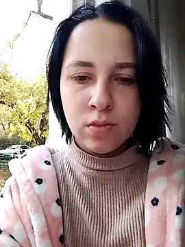 Snapshot of Gussie_Bridie chatting on 10.16.25 Gussie Bridie online show from 10.16.25