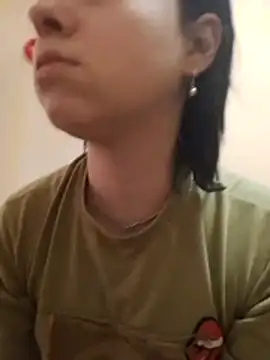 Snapshot of Gussie_Bridie chatting on 10.18.25 Gussie Bridie online show from 10.18.25