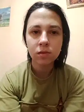 Snapshot of Gussie_Bridie chatting on 10.19.25 Gussie Bridie online show from 10.19.25