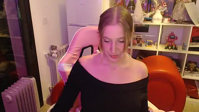 Snapshot of Pinkyladyxxx chatting on 12.10.24 Pinkyladyxxx online show from 12.10.24