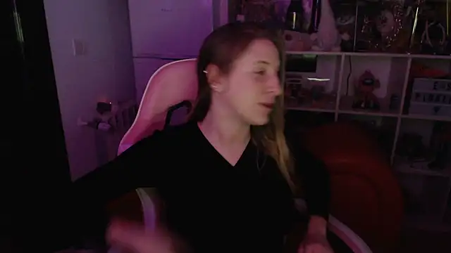 Snapshot of Pinkyladyxxx chatting on 01.04.25 Pinkyladyxxx online show from 01.04.25