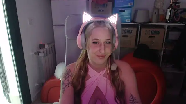 Snapshot of Pinkyladyxxx chatting on 02.12.25 Pinkyladyxxx online show from 02.12.25