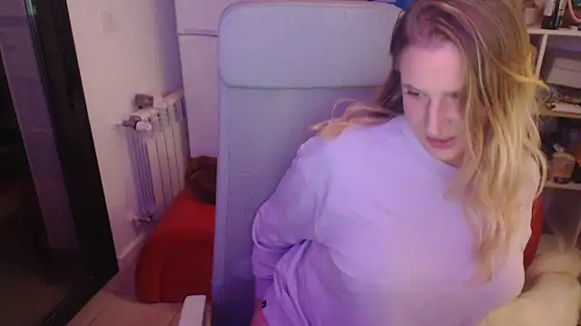 Snapshot of Pinkyladyxxx chatting on 02.25.25 Pinkyladyxxx online show from 02.25.25