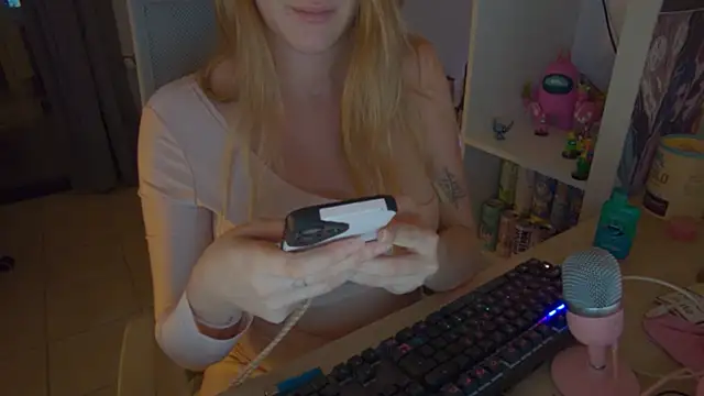 Snapshot of Pinkyladyxxx chatting on 10.19.25 Pinkyladyxxx online show from 10.19.25