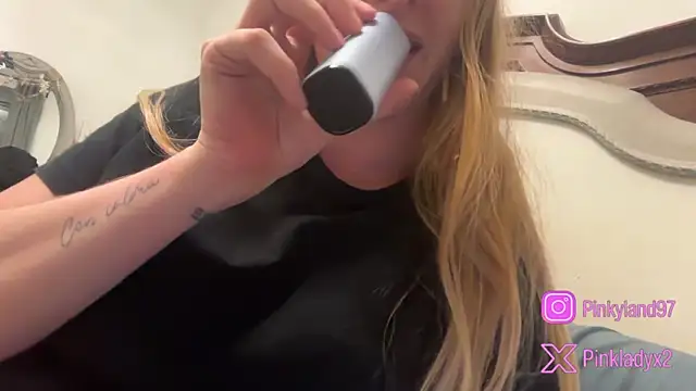 Pinkyladyxxx online show from 06.12.26