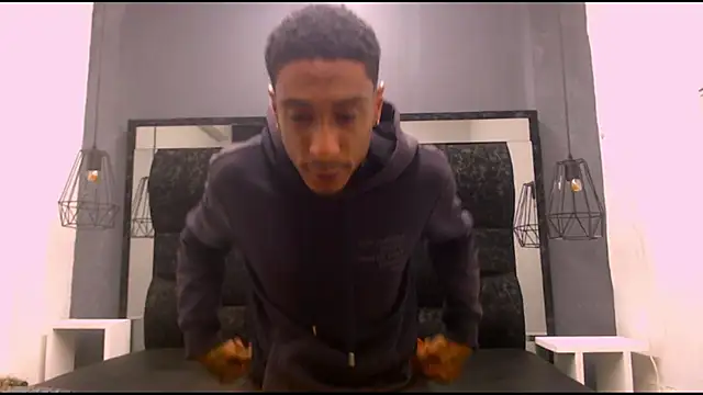 Snapshot of Jose_Smoke chatting on 09.18.25 Jose Smoke online show from 09.18.25