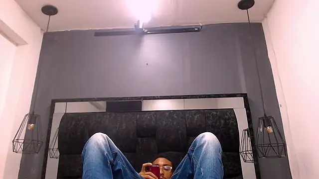 Snapshot of Jose_Smoke chatting on 10.01.25 Jose Smoke online show from 10.01.25