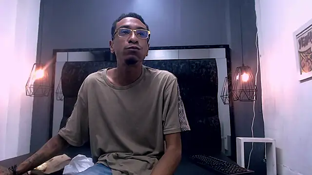 Snapshot of Jose_Smoke chatting on 10.22.25 Jose Smoke online show from 10.22.25