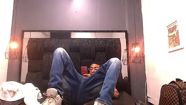 Snapshot of Jose_Smoke chatting on 10.25.25 Jose Smoke online show from 10.25.25