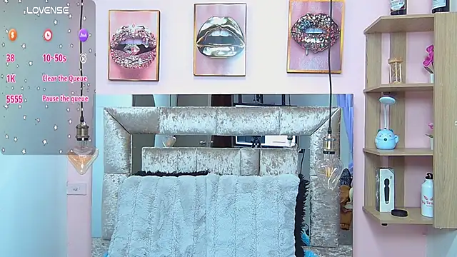Vaioletcooper online show from 02.23.25