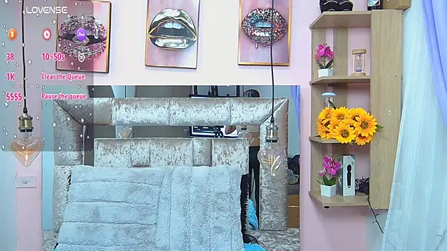 Vaioletcooper online show from 03.12.25