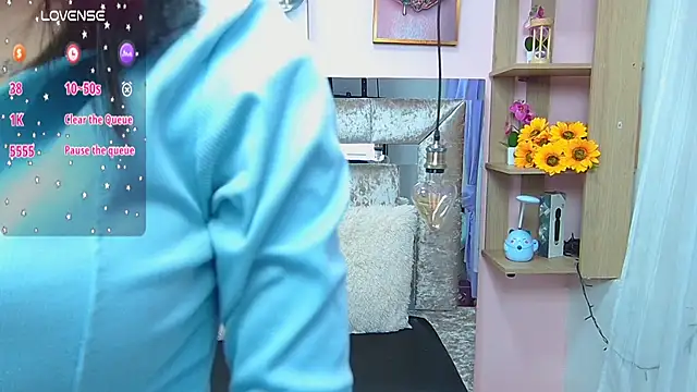 Vaioletcooper online show from 03.15.25