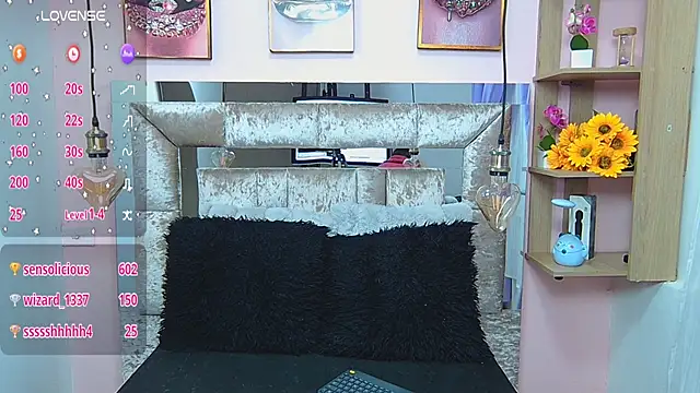 Vaioletcooper online show from 03.16.25