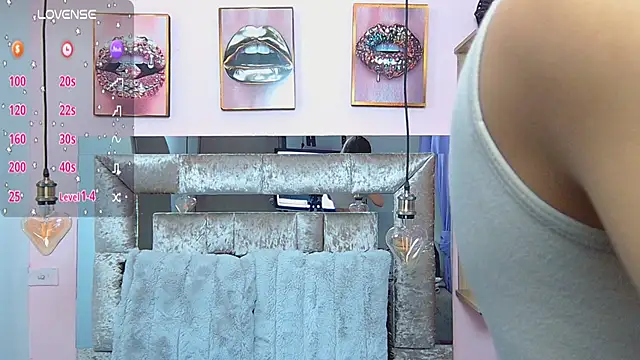 Vaioletcooper online show from 03.21.25