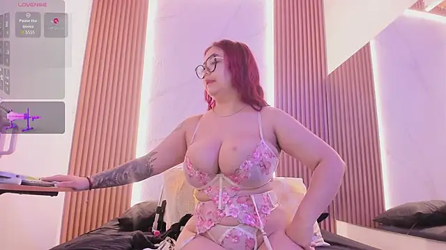juicy led  online show from 01.23.25