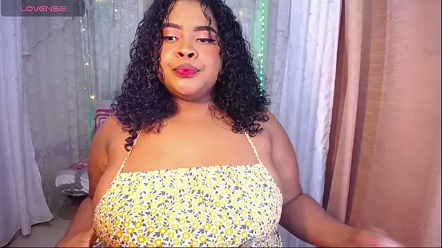 Snapshot of Ana_off_alana chatting on 09.30.25 Ana off alana online show from 09.30.25