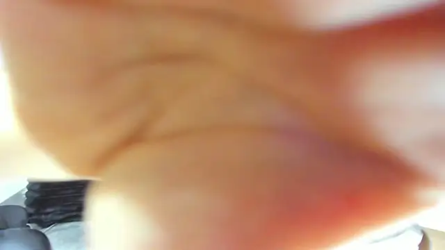 Snapshot of AprilDubois chatting on 02.12.25 AprilDubois online show from 02.12.25