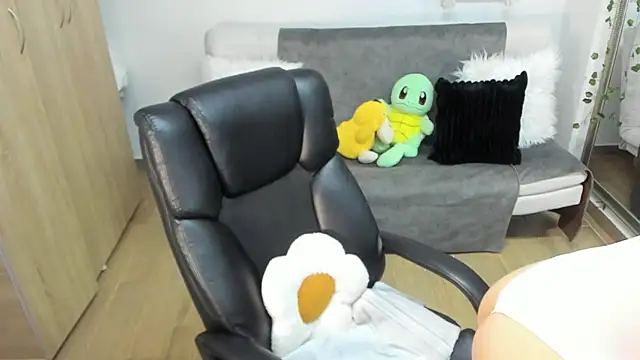 Snapshot of AprilDubois chatting on 09.10.25 AprilDubois online show from 09.10.25