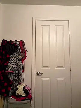 Snapshot of thatonelightskinn chatting on 02.13.25 thatonelightskinn online show from 02.13.25