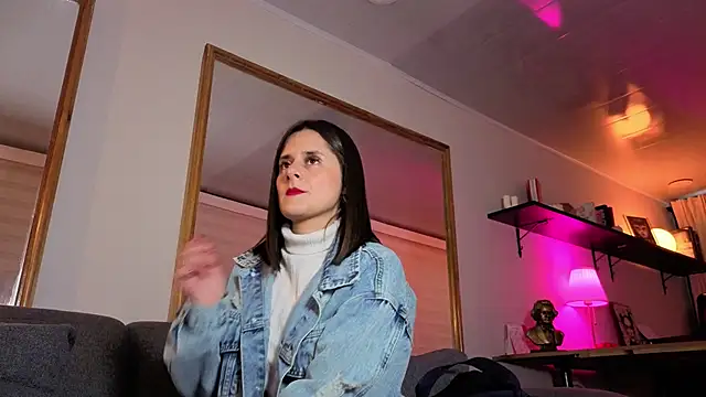 Snapshot of Alice_milf_ chatting on 09.18.25 Alice milf  online show from 09.18.25