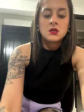 Snapshot of Alice_milf_ chatting on 09.22.25 Alice milf  online show from 09.22.25