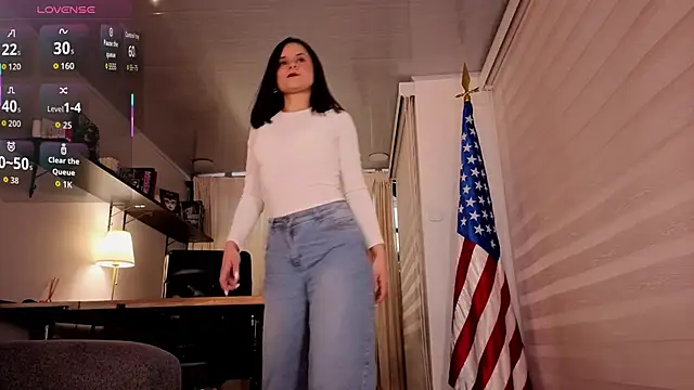 Snapshot of Alice_milf_ chatting on 10.07.25 Alice milf  online show from 10.07.25