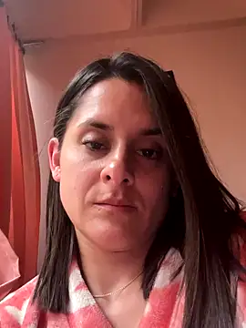 Snapshot of Alice_milf_ chatting on 10.12.25 Alice milf  online show from 10.12.25