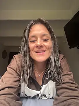 Snapshot of Alice_milf_ chatting on 10.18.25 Alice milf  online show from 10.18.25