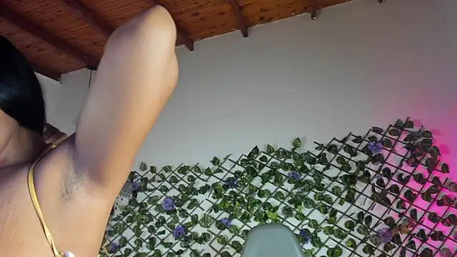 Snapshot of chantall_smith chatting on 12.19.24 chantall smith online show from 12.19.24