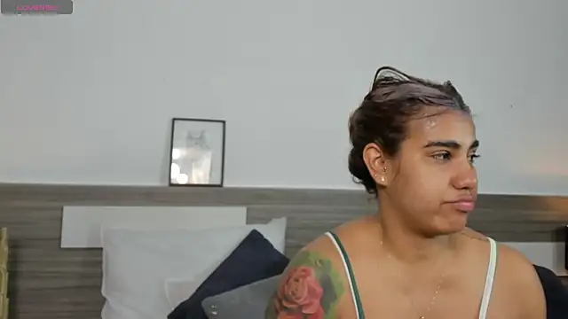 SaraaJhonsonn online show from 04.16.26