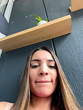 Snapshot of VictoriaNoah_ chatting on 11.08.25 VictoriaNoah online show from 11.08.25