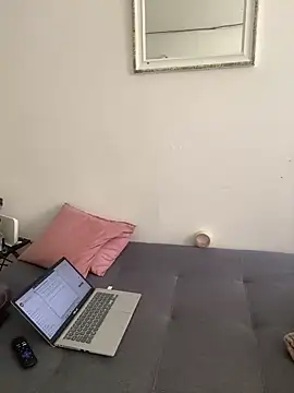 Snapshot of cloe_small chatting on 12.15.24 cloe small online show from 12.15.24