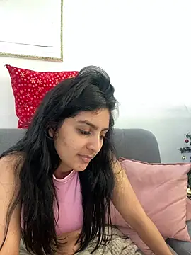 Snapshot of cloe_small chatting on 12.30.24 cloe small online show from 12.30.24