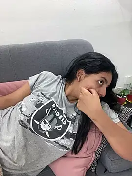 Snapshot of cloe_small chatting on 01.25.25 cloe small online show from 01.25.25