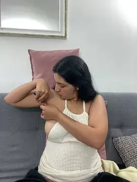 Snapshot of cloe_small chatting on 01.27.25 cloe small online show from 01.27.25