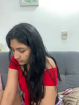 Snapshot of cloe_small chatting on 01.31.25 cloe small online show from 01.31.25