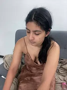 Snapshot of cloe_small chatting on 02.05.25 cloe small online show from 02.05.25