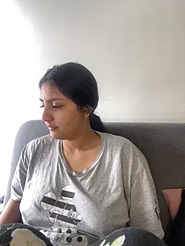 Snapshot of cloe_small chatting on 02.22.25 cloe small online show from 02.22.25