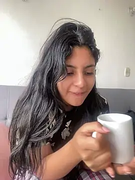 Snapshot of cloe_small chatting on 02.24.25 cloe small online show from 02.24.25