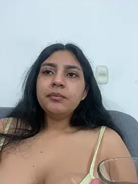 Snapshot of cloe_small chatting on 02.27.25 cloe small online show from 02.27.25