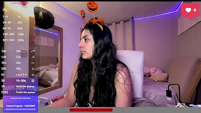 Snapshot of cloe_small chatting on 10.10.25 cloe small online show from 10.10.25