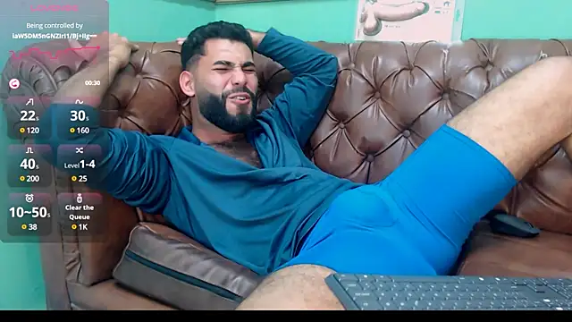 Snapshot of MattewRey chatting on 02.18.25 MattewRey online show from 02.18.25