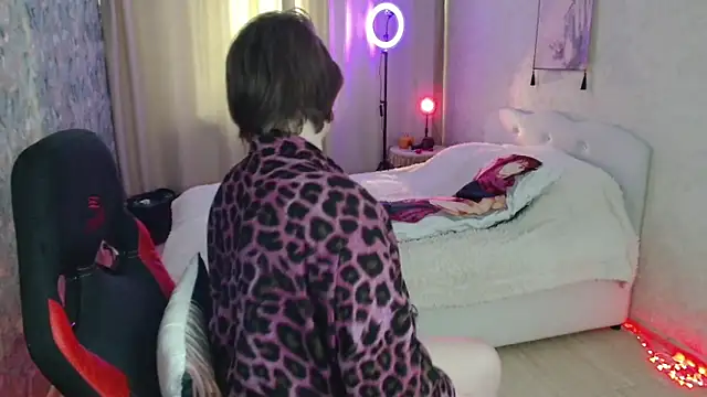 Jenny Fox online show from 04.08.26