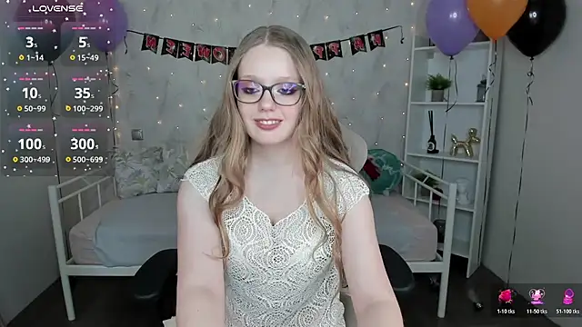 Polly  Cutie online show from 11.02.25