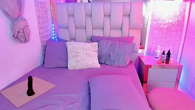 AlexandraaMillerr online show from 12.18.24