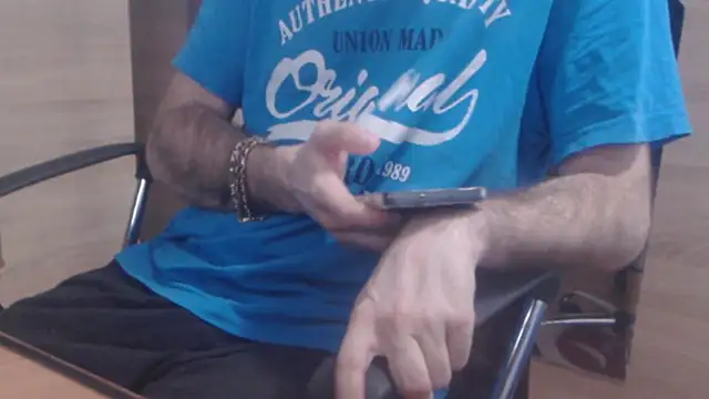 uncutguy01 online show from 01.11.25