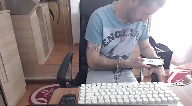 uncutguy01 online show from 03.06.25