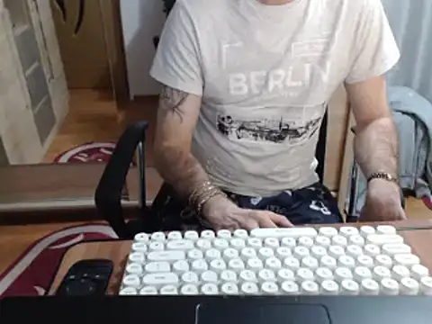 uncutguy01 online show from 03.18.25